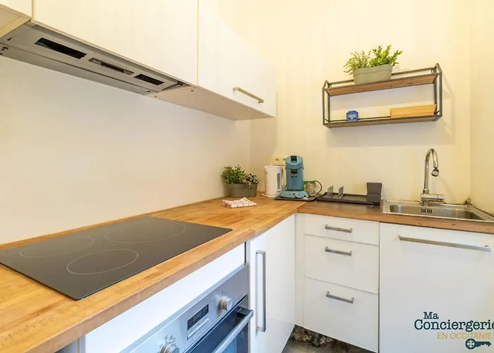 Grece - Centre - Proche Des Commodites *