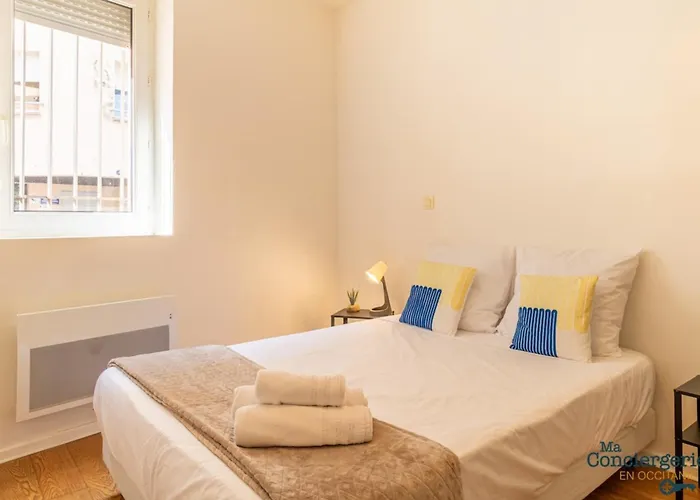 Grece - Centre - Proche Des Commodites