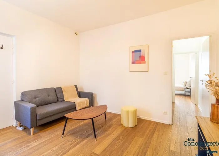 Grece - Centre - Proche Des Commodites *