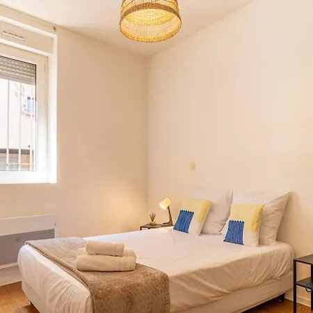 Grece - Centre - Proche Des Commodites *